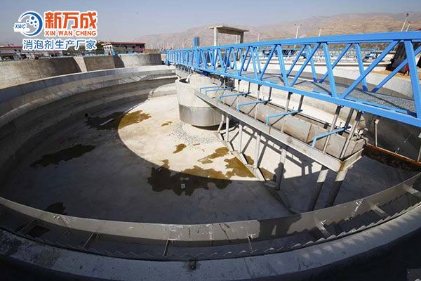 新萬(wàn)成污水處理消泡劑